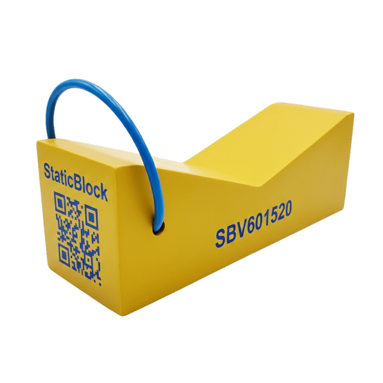Żółty klocek podporowy z niebieskim uchwytem i kodem QR, wymiary 600x150x200 mm.